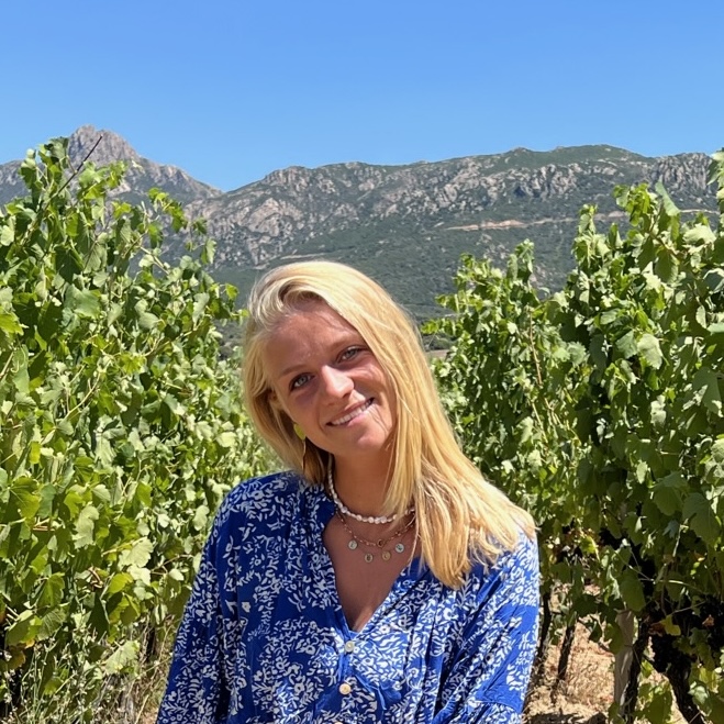 Foto van Elise Innemee, de marketing adviseur van Alphalytix